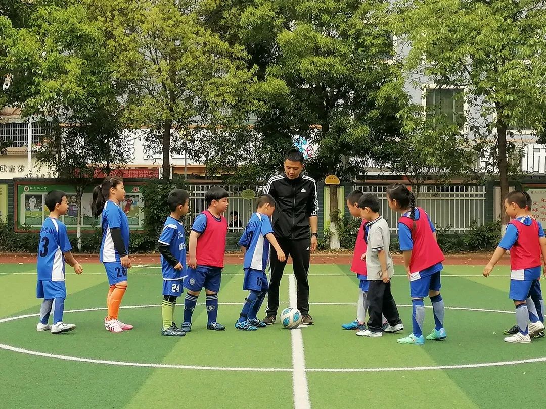 南充市每年小学生足球比赛在哪里,南充小学足球校园联赛的记录