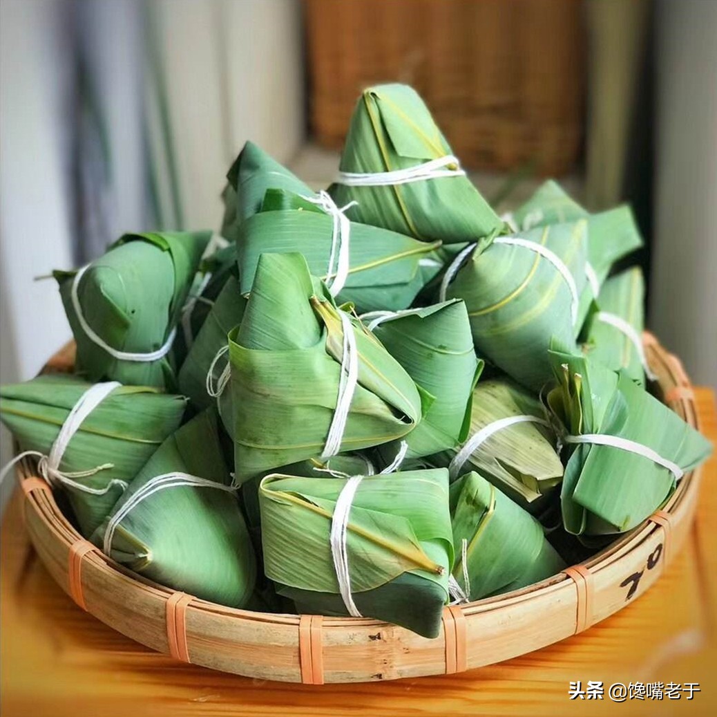 煮粽子时热水下锅还是冷水下锅,煮粽子冷水下锅还是热水下锅好