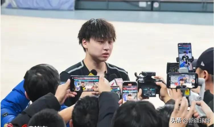 新疆主教练谈新疆球场,2023赛季新疆主教练