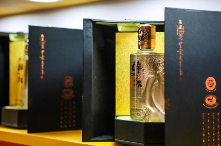 从年挣4亿到破产重生,从亏损千万到年销50亿