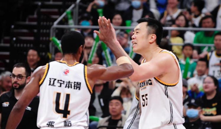 魔鬼主场进球球迷呐喊,辽篮和李荣浩演唱会