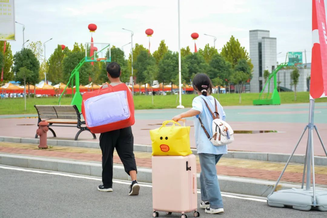 满“新”欢喜！长江职业学院喜迎2023新生！