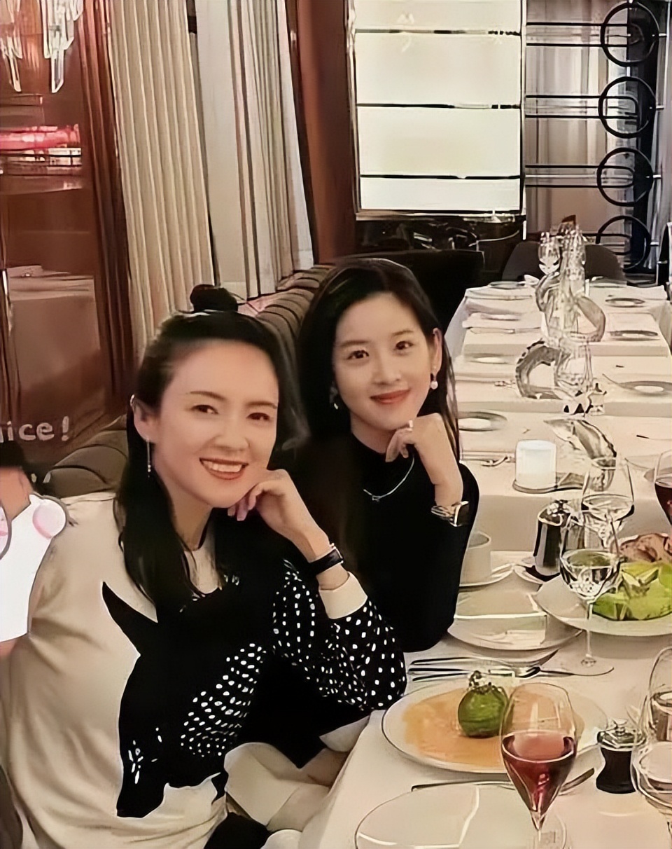 刘强东章泽天英国女王,刘强东章泽天英国参加婚礼照片