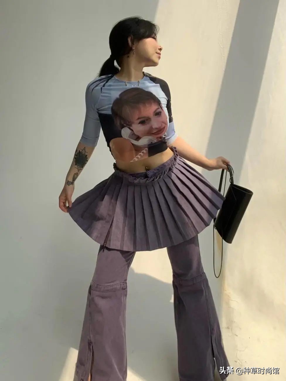 今年流行穿什么裤子和裙子,今年流行裙子配什么裤子