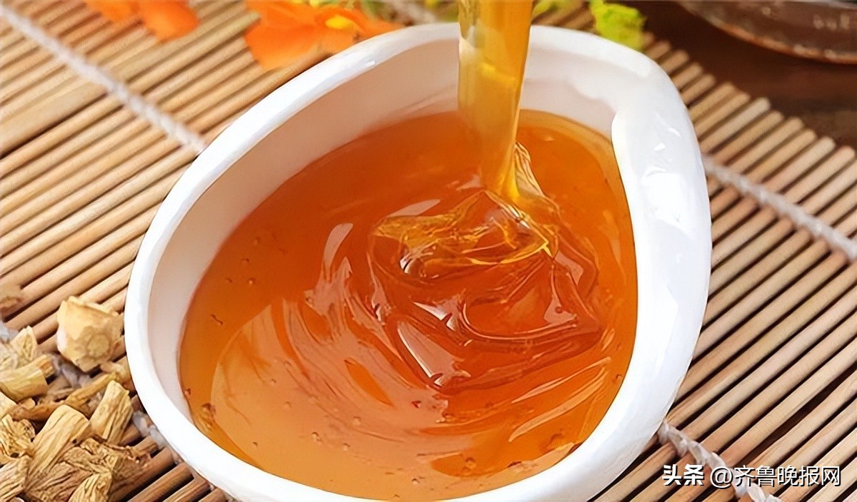 如何辨别真假蜂蜜技巧,天然蜂蜜和人造蜂蜜如何去鉴别