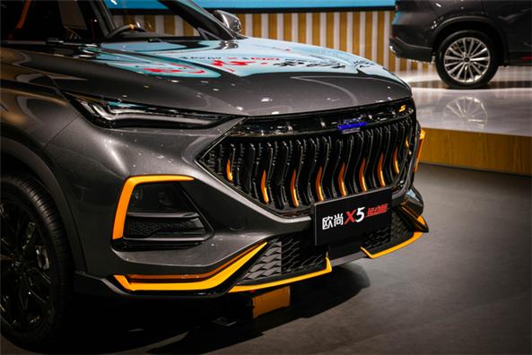 10万年终奖买国产运动车，居然能买到剪刀门？