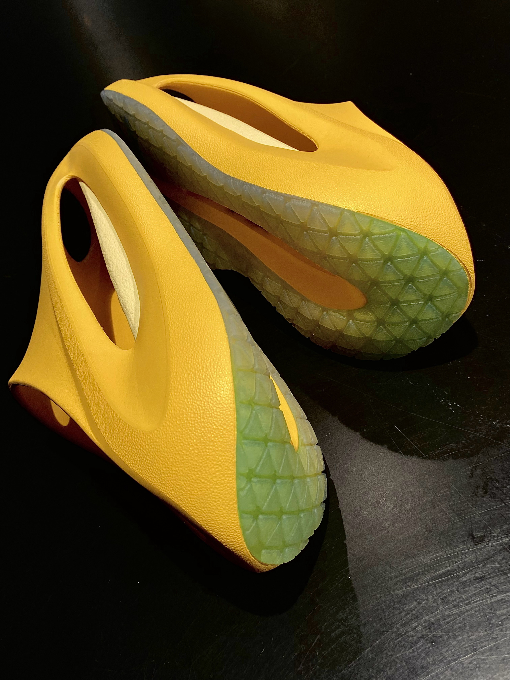 李宁新品！JB1代联名配色曝光，韦德幻影4被指抄袭，空袭9代崛起