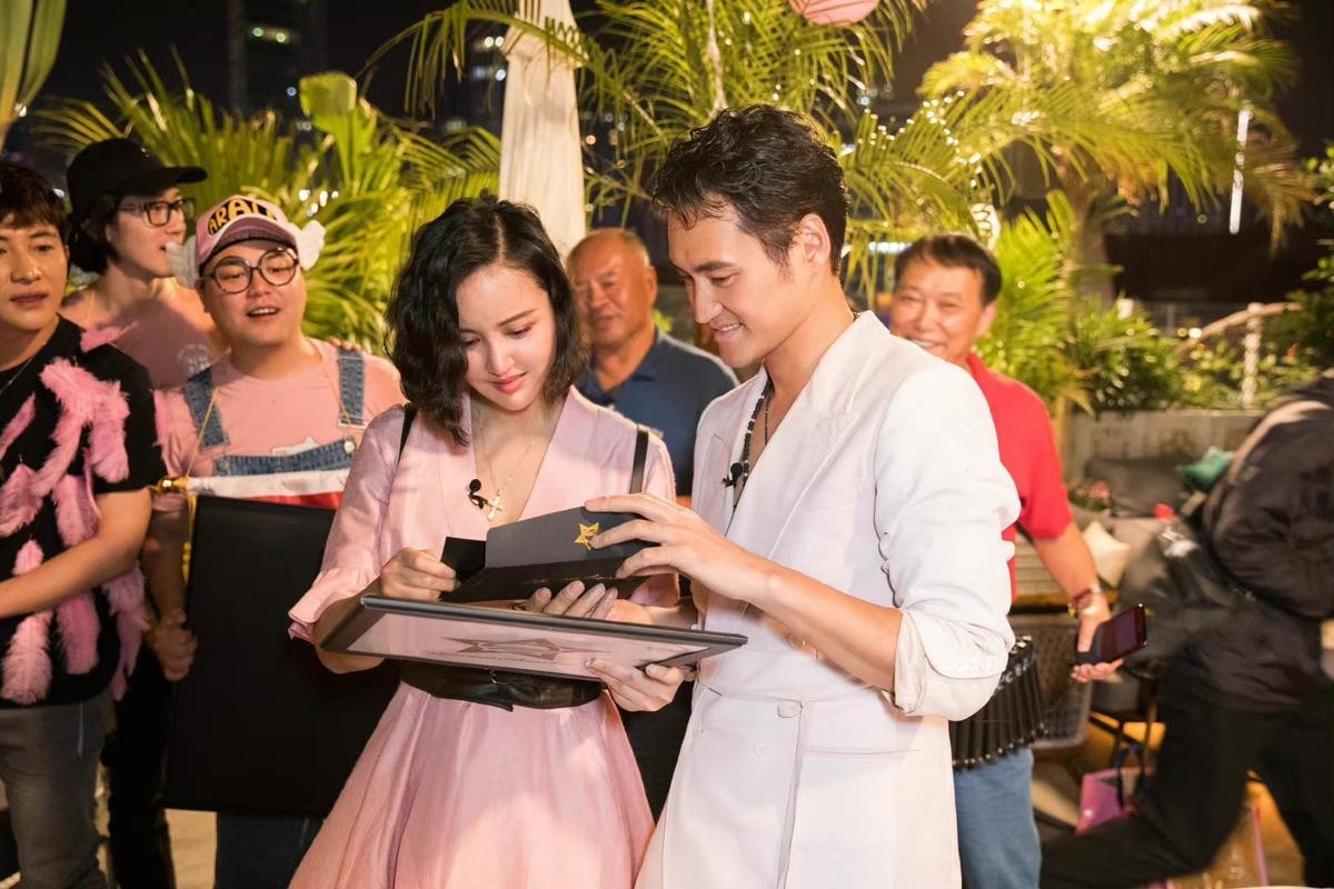 张歆艺瘦成纸片人,张歆艺瘦到脱相变纸片人