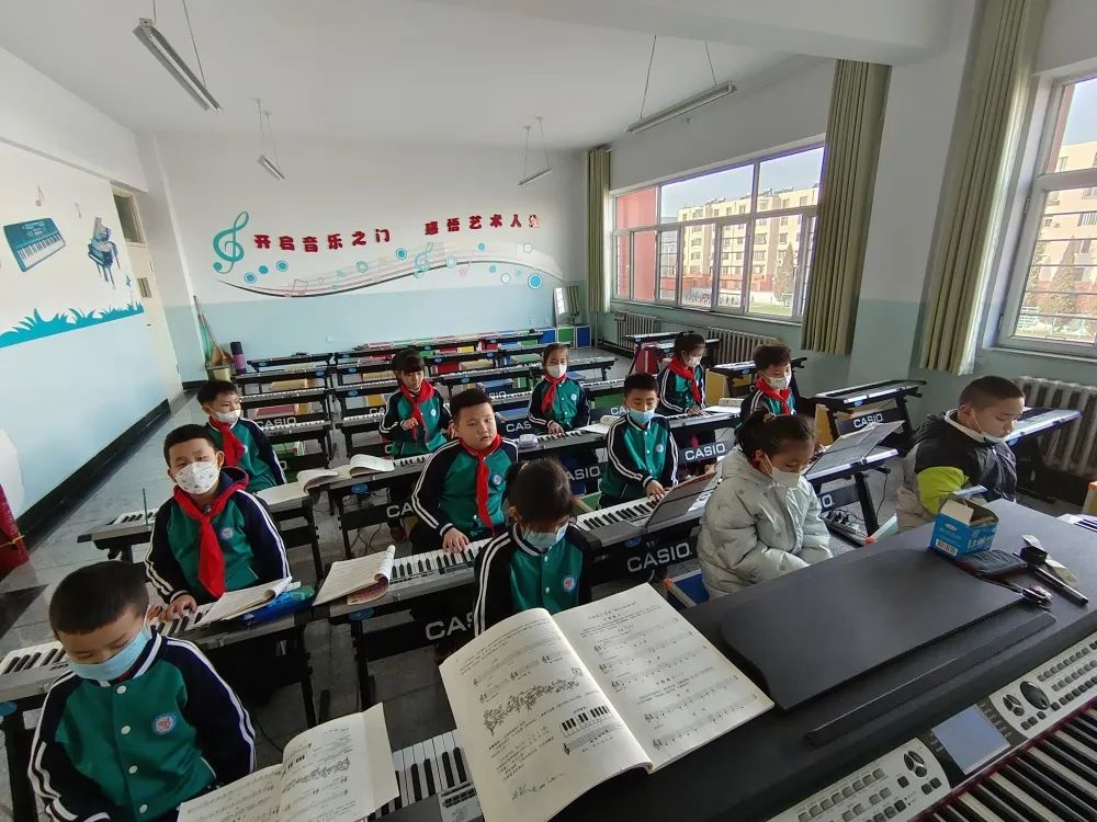 包头北重一中竞赛班,包头市青山区北重一小好吗