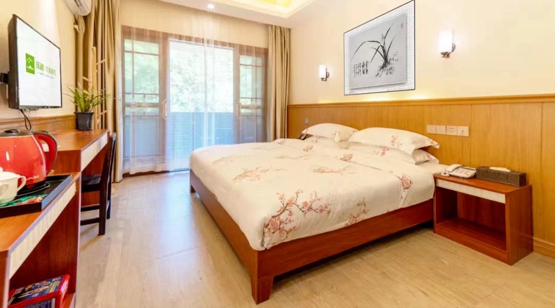 閲戠涔嬬害,閲戠鍗佹湀鍥藉簡涓鍋囨湡浣忓鏀荤暐