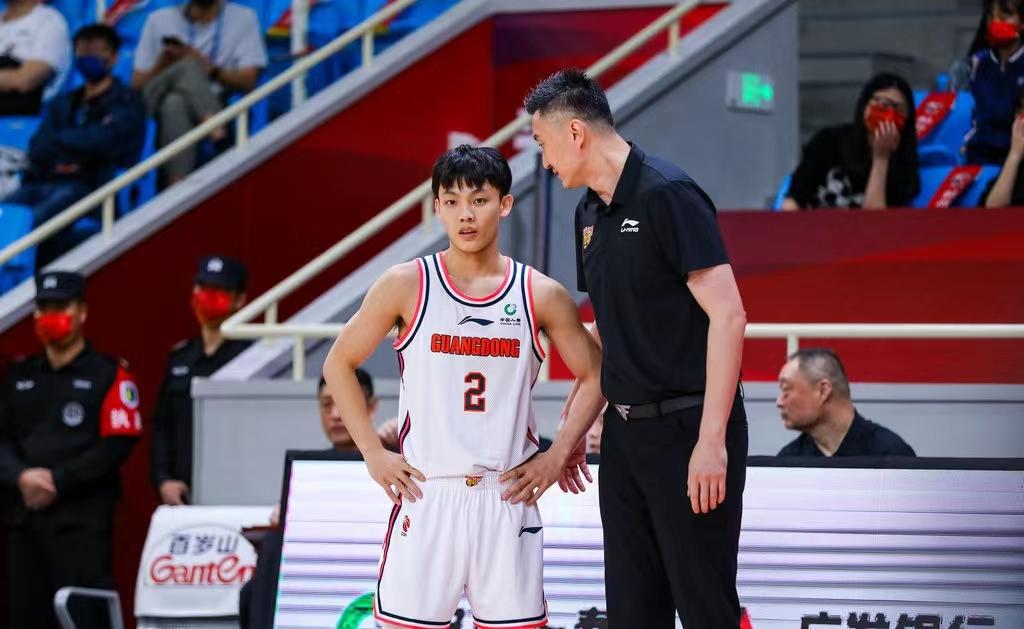 追风少年曾繁日杜锋,杜锋重返广东队2018