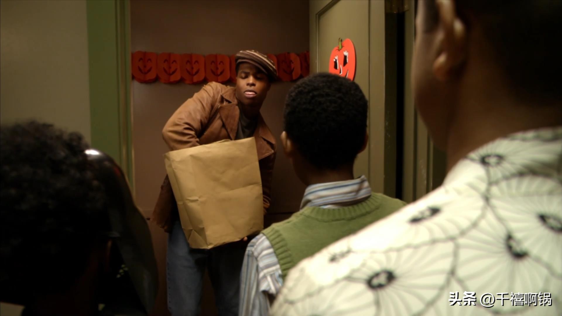 13岁男孩误入成人派对，后果很严重！