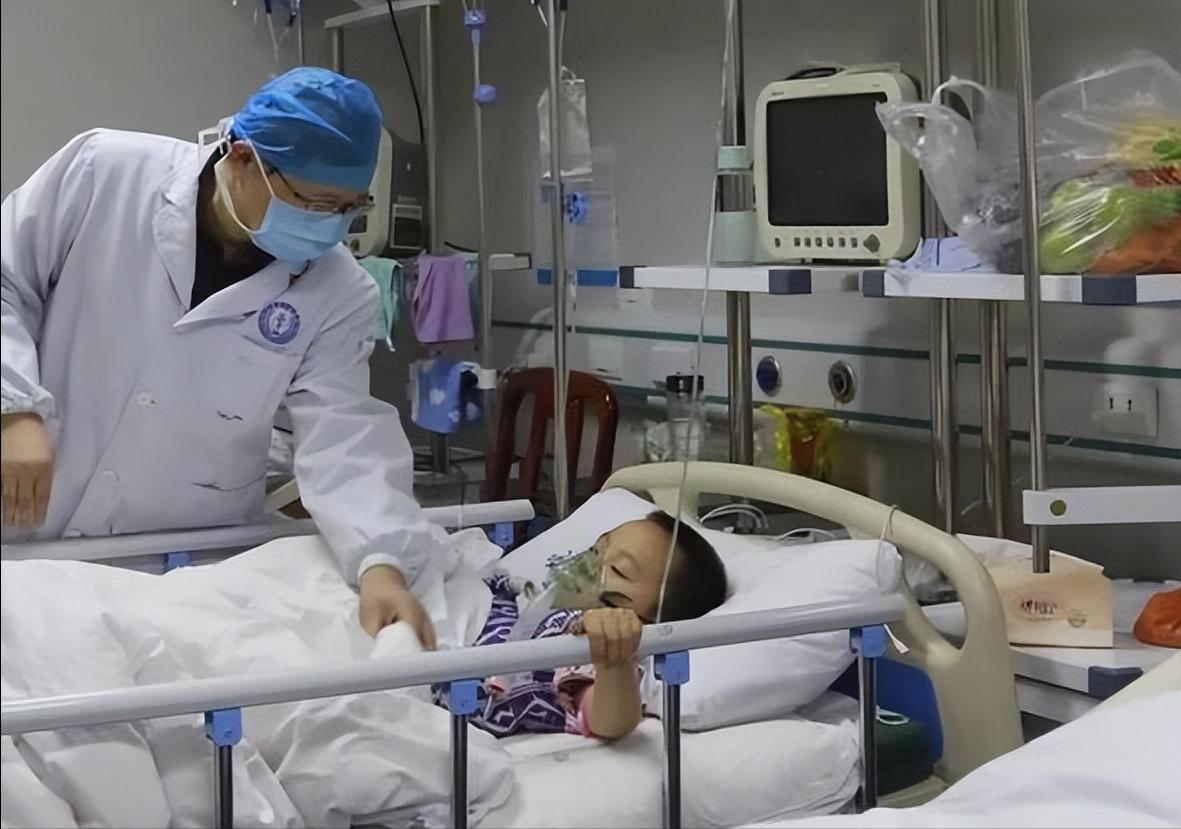 11岁男孩突然高烧呕吐,14岁孩子突发脑炎呕吐