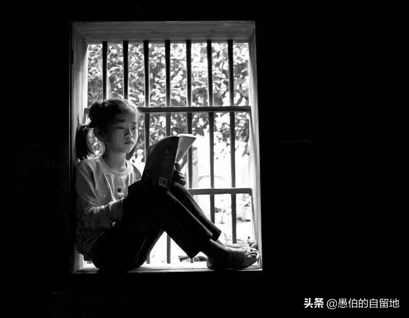 重男轻女的母亲后悔道歉,女儿经常语言伤害母亲该原谅吗