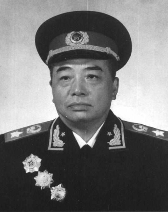 1950年,朝鲜还在打仗,为什么毛主席突然下令取消了兵团编制?