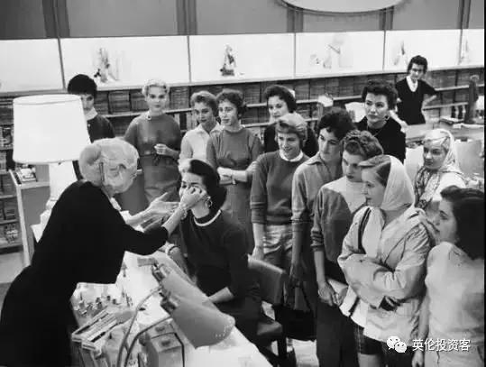 鑻卞浗浼︽暒澶у瀷璐墿涓績,鑻卞浗浼︽暒鍗佸ぇ璐墿涓績