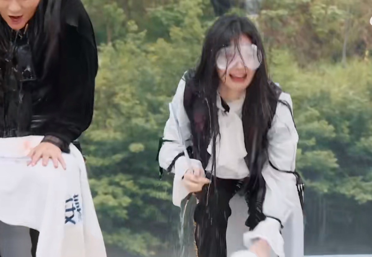 跑男生态篇这期撕名牌环节,跑男综艺游戏片段