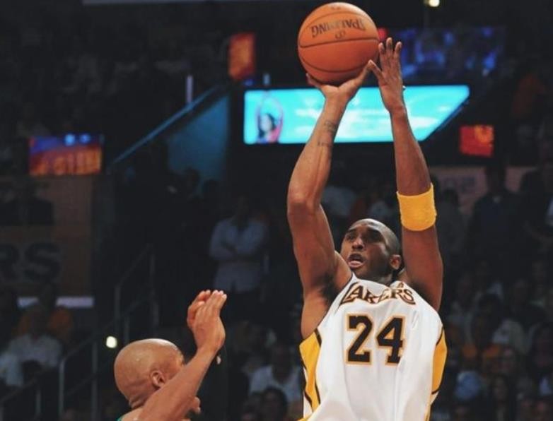 压哨绝杀最多的球员nba,压哨传球进球