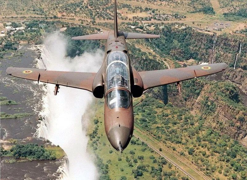 教练机真能当战斗机用吗,战斗机的教练机能实战吗