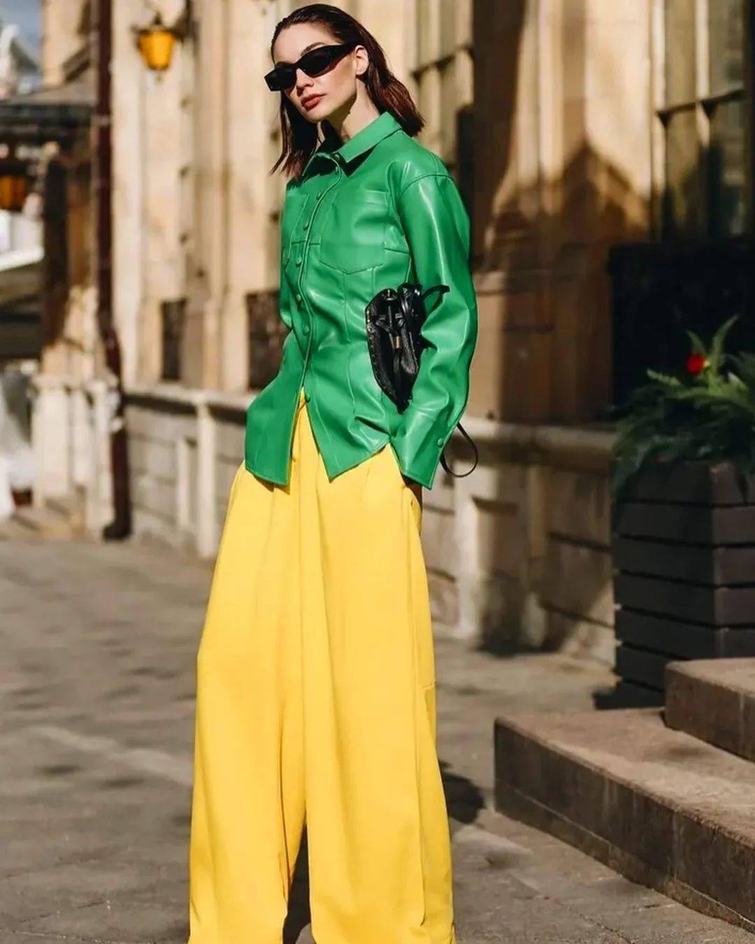 冬天活力穿搭运动风,充满活力的早春穿搭从色彩开始