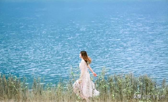 想要追到喜欢的女孩视频,想要追到女朋友首先要讨好她闺蜜