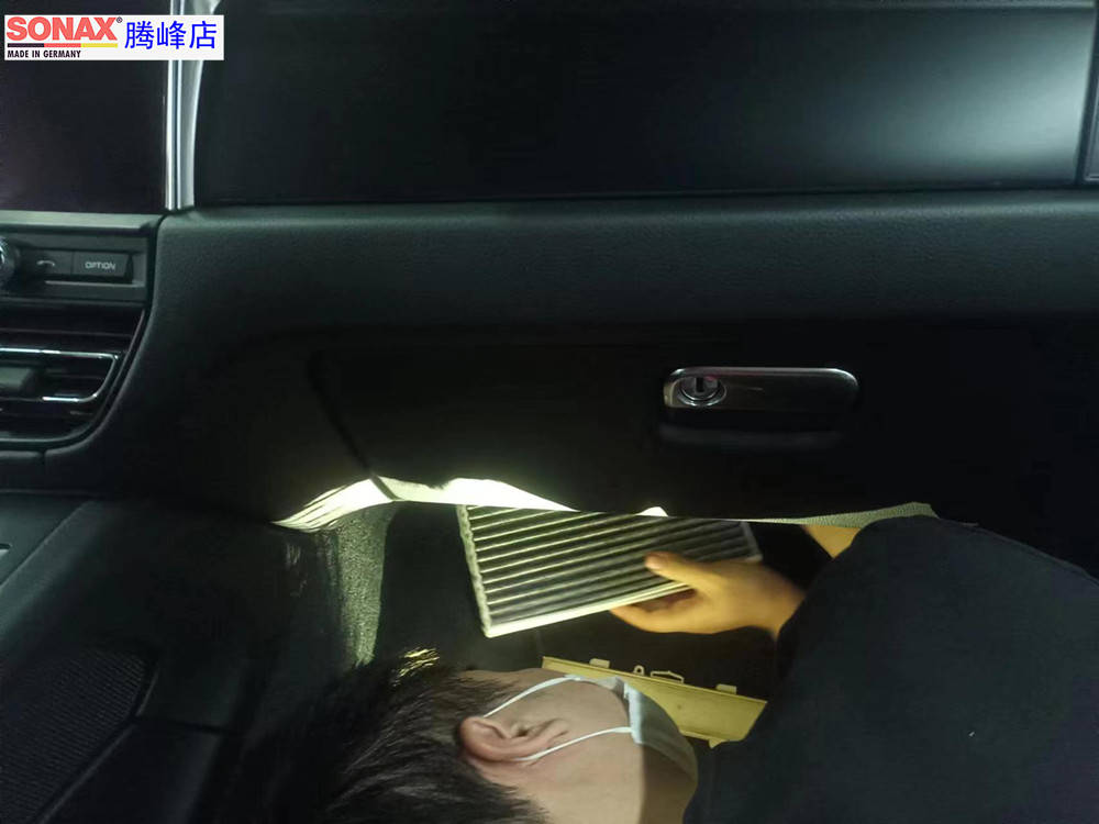 保时捷macan滤芯更换,保时捷macan机油滤芯在哪里