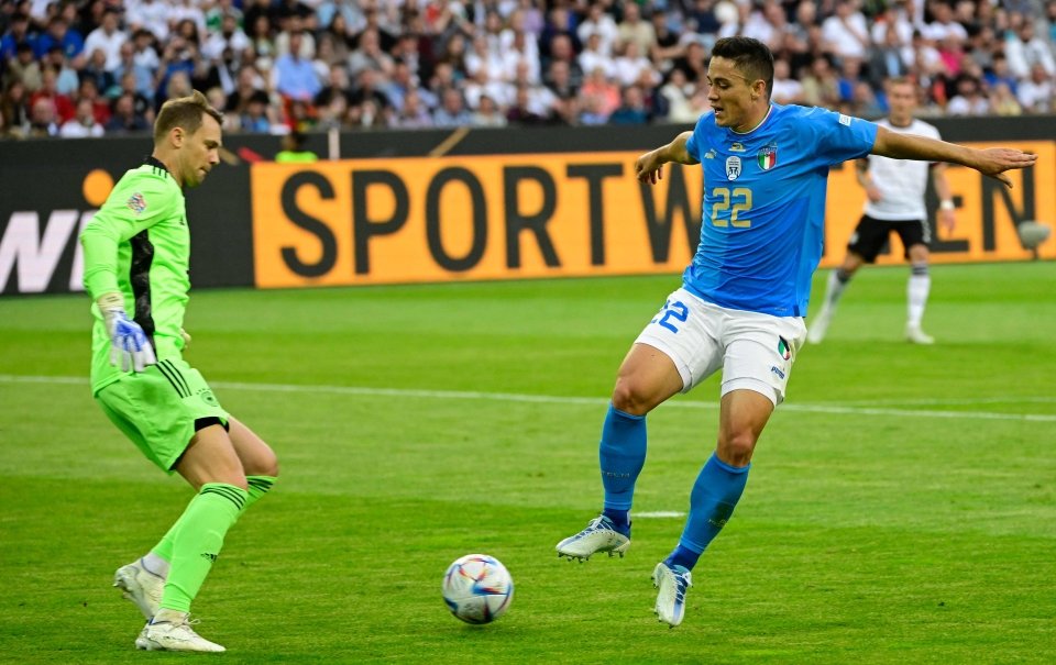 目前最牛的几个国家足球守门员,现役最棒的足球守门员是谁