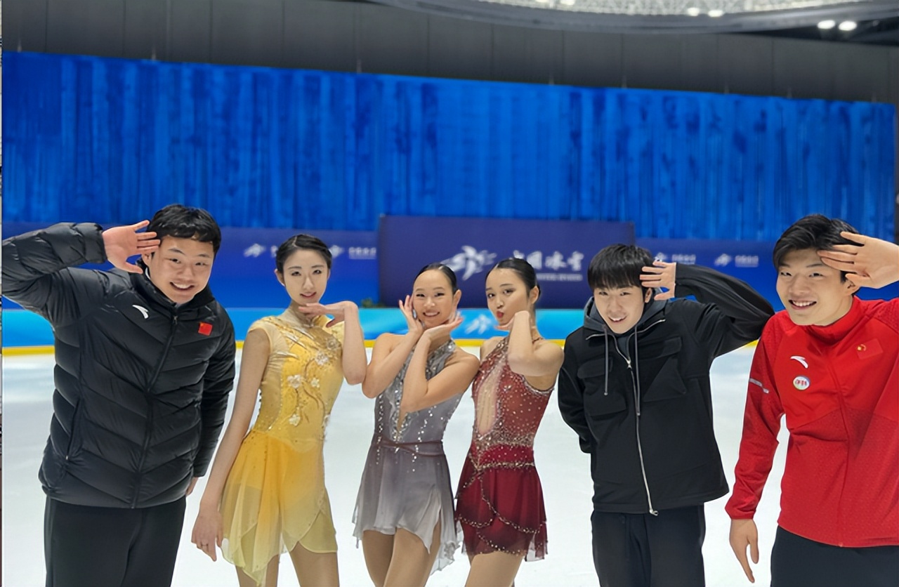 陈虹伊花滑图片,中国花滑女神陈虹伊直播