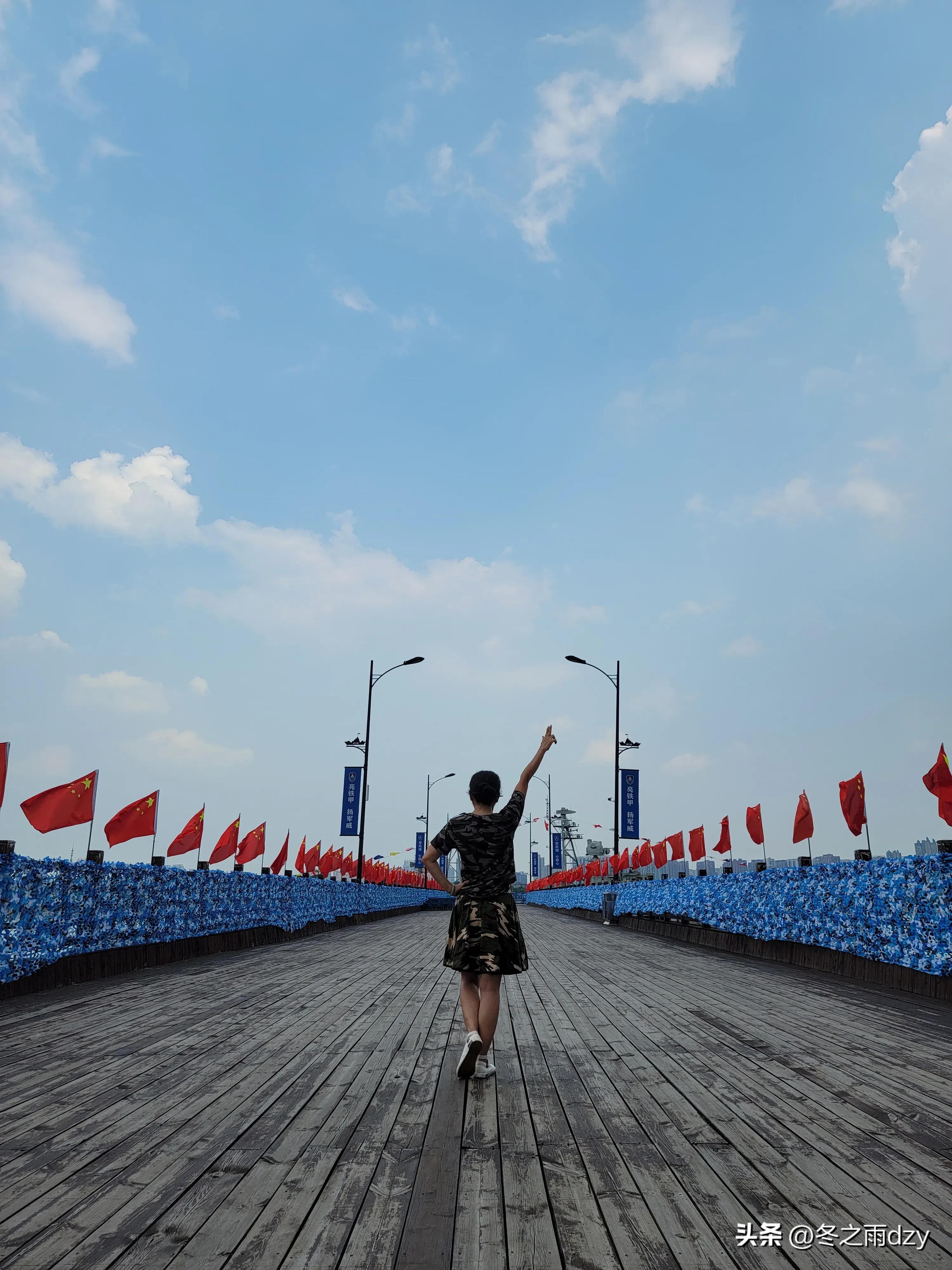 南昌舰主题园凤凰洲湿地公园,凤凰洲建军广场