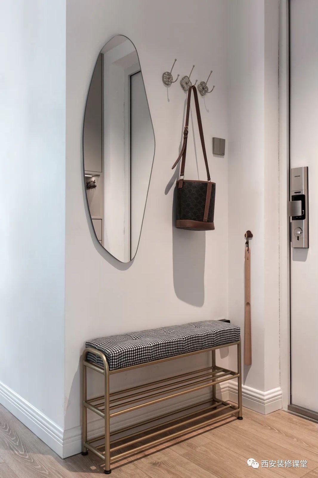 小户型鞋柜做在哪里最合适,进门鞋柜小点的