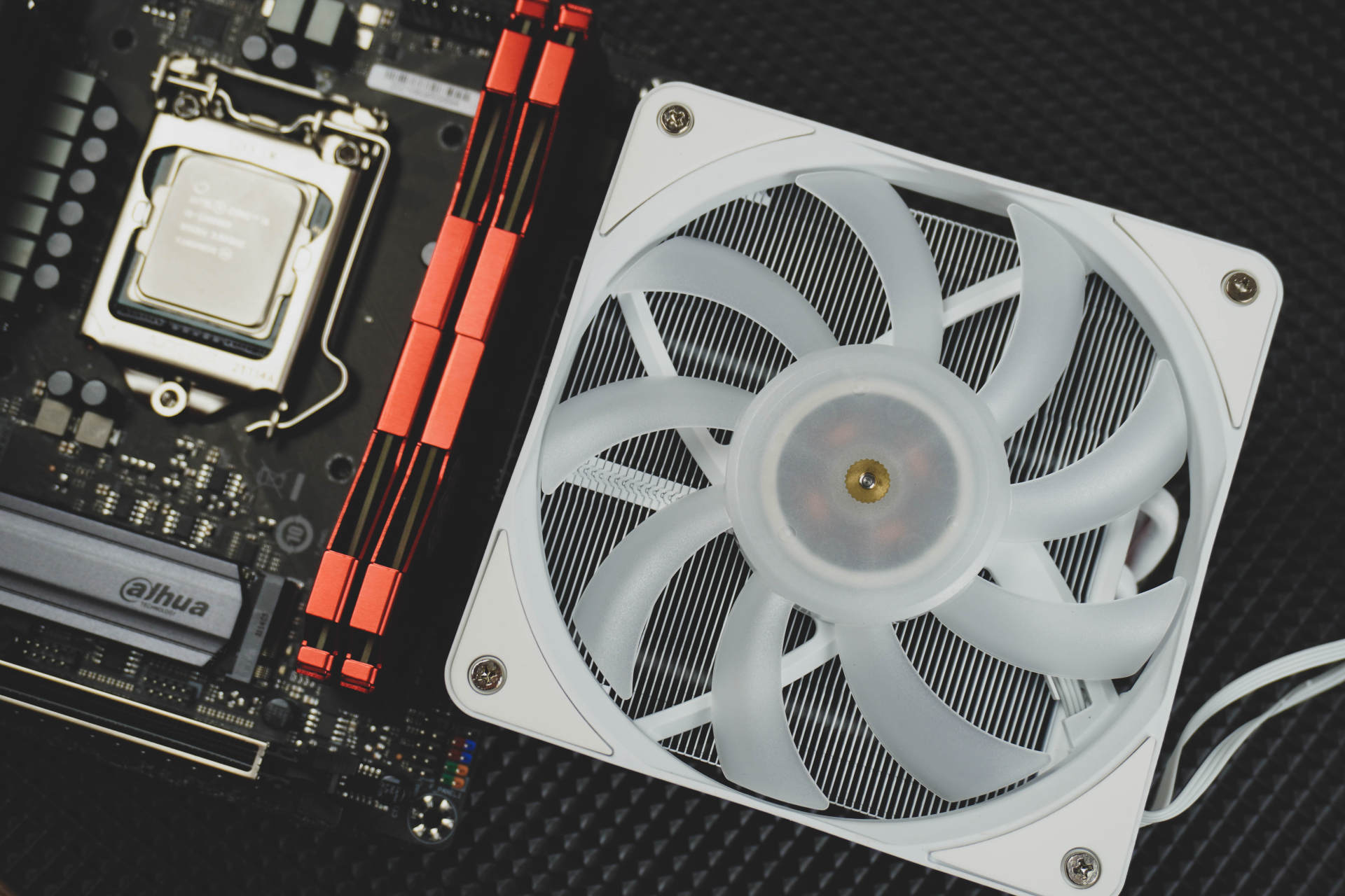 如何缩小主机机箱空间,机箱空间太小了咋办