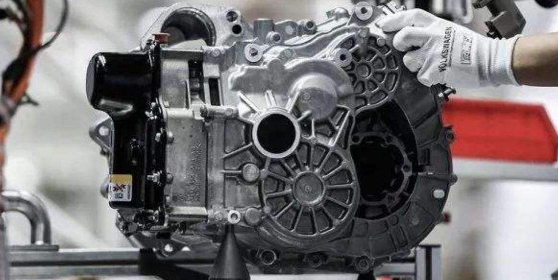 at和cvt和双离合变速箱哪个好,atcvt双离合变速箱哪个好