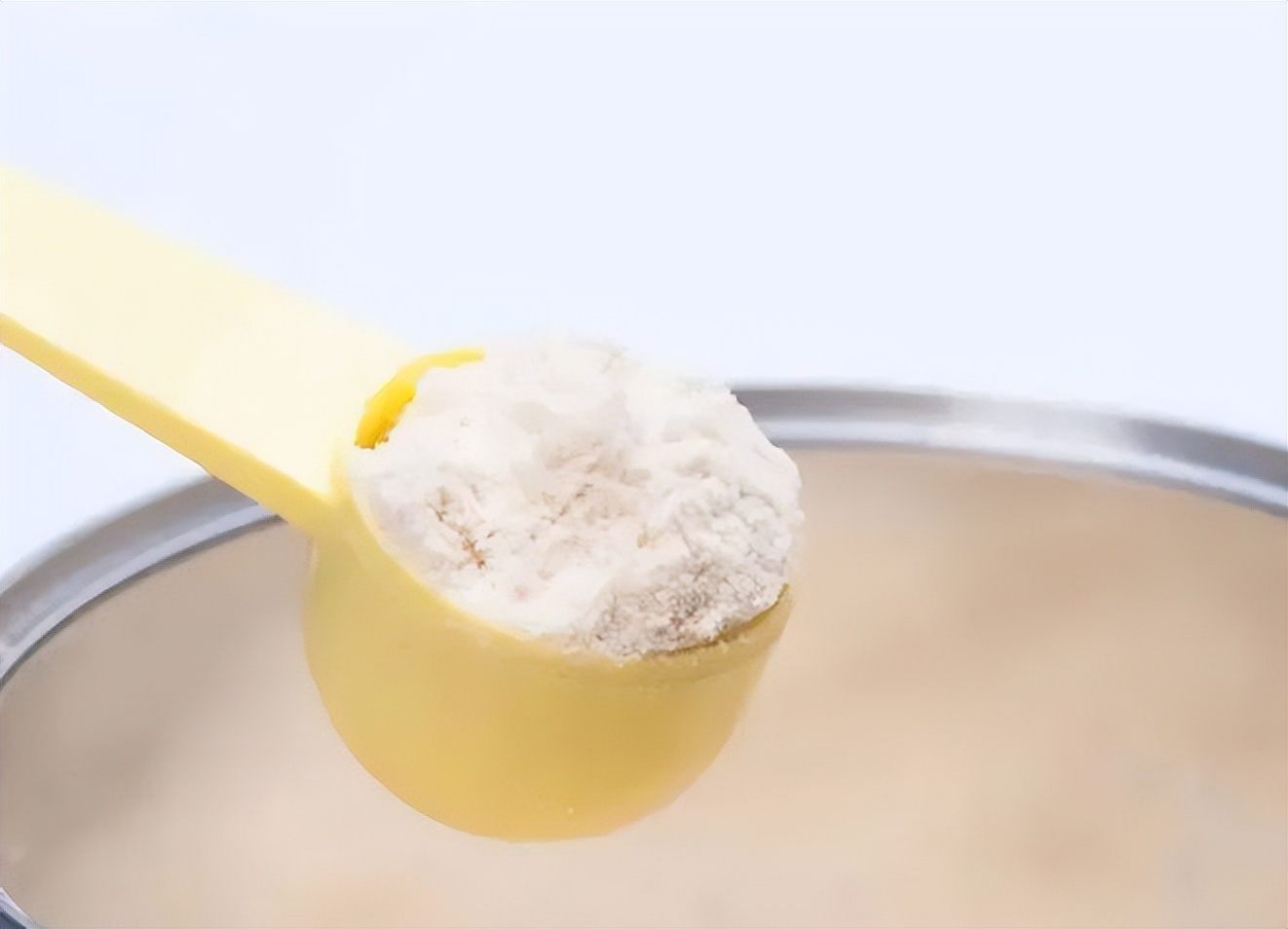 宝宝容易长湿疹适合喝哪种奶粉,婴儿脸上起湿疹和吃奶粉有关系吗