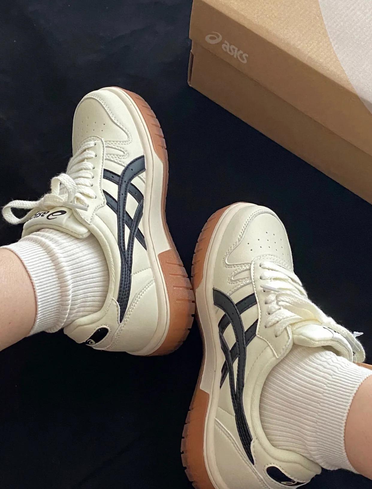 亚瑟士和鬼冢虎是一个品牌吗,亚瑟士跟鬼冢虎是同一个牌子吗