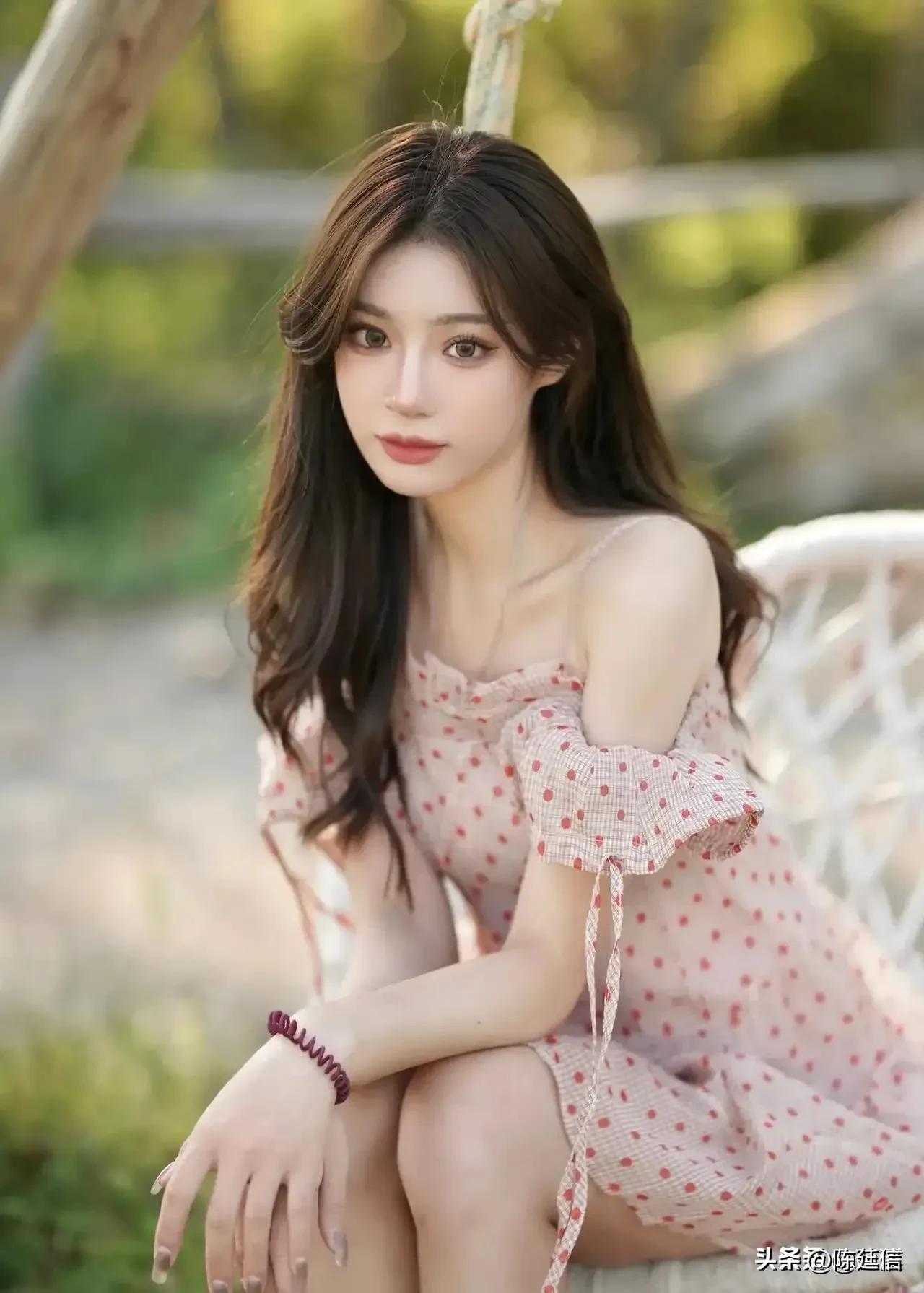 男人要懂得，女人不只需要金钱，而更需要男人的濨润与陪伴。