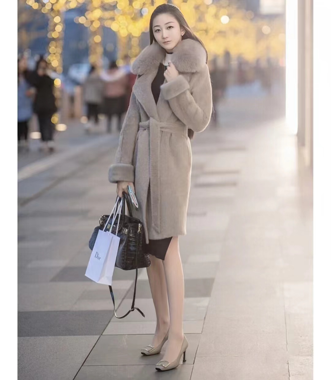 呢子大衣配高跟鞋的穿搭高级感,韩剧女主穿搭秋冬大衣搭配高跟鞋