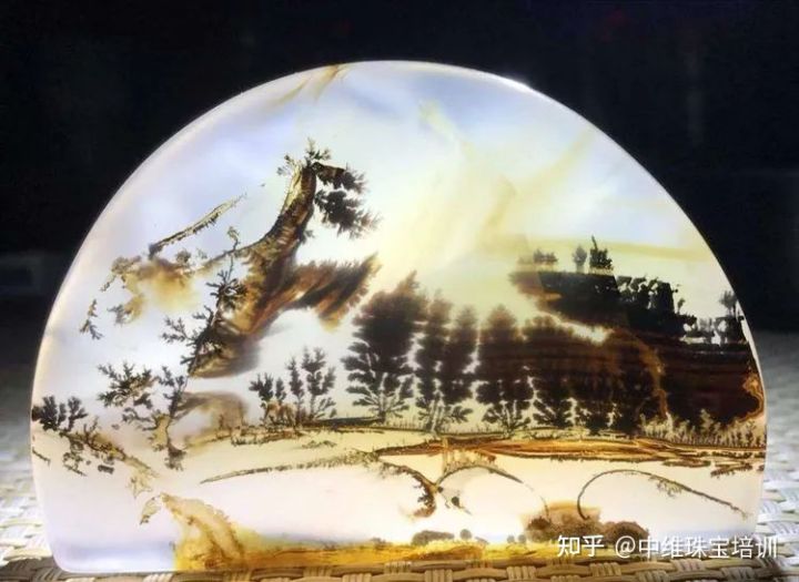 玉髓是玉吗玉髓和玉的区别是什么,玉髓是玉吗玉髓和翡翠的区别