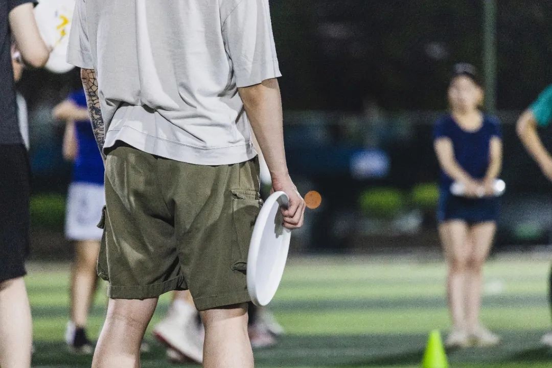 2亿中国人打零工:做核酸试剂包装日入240元,摘草莓月入2万