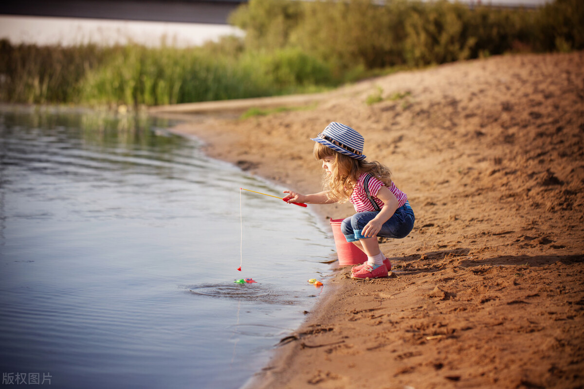 三年级部编版童年水墨画教学设计,三年级下册童年的水墨画课文讲解