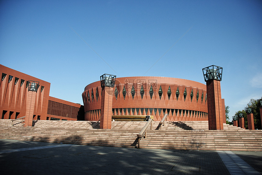 无业男子冒充清华研究生成大网红，百万粉丝竟未能识破！