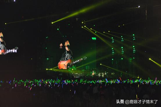 汪峰2013上海演唱会完整版,2013年汪峰演唱会深情告白章子怡