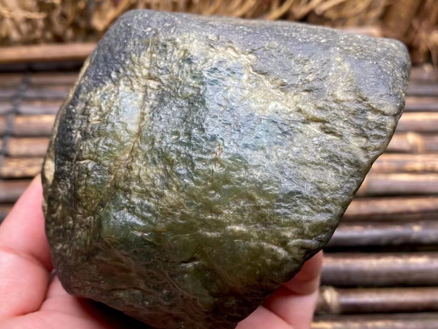 翡翠原石莫西沙黑蜡皮,翡翠原石莫西沙场口都有哪些皮壳