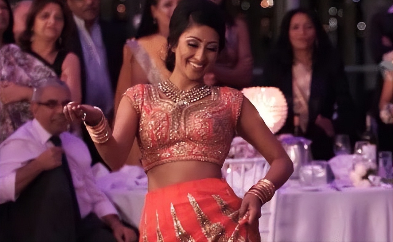 印度可以露肚脐,印度女性腹部露脐