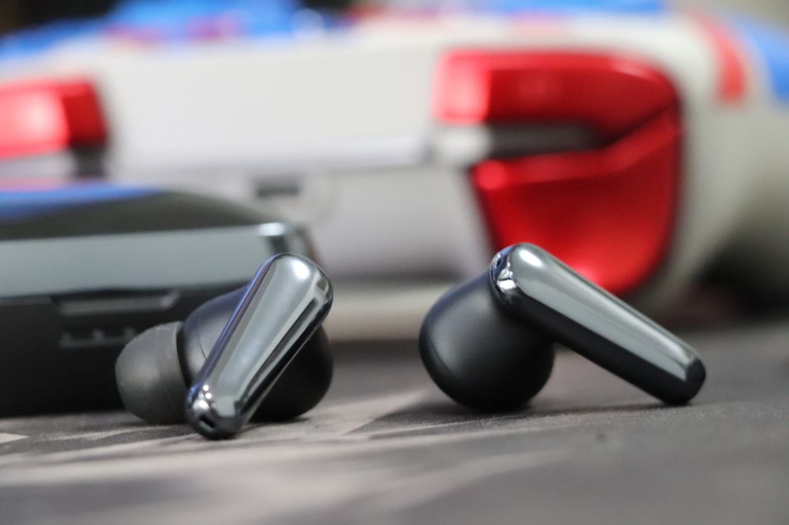 联想TC550无线降噪耳机：精致音乐享受，轻“耳”易举