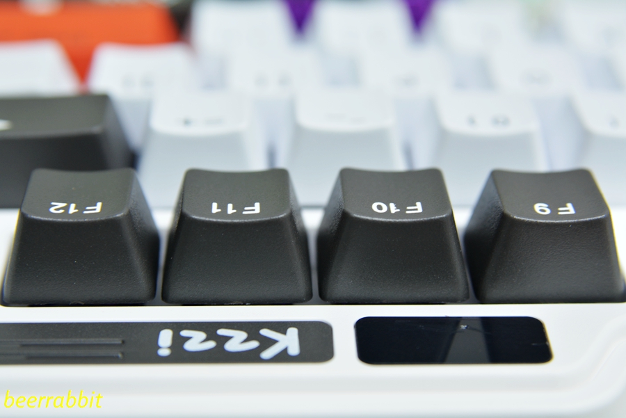 珂芝k75ttc烈焰紫,k75珂芝ttc快银轴是性能版吗