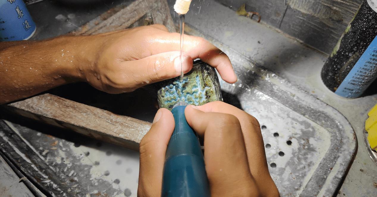 翡翠进入中国的第一站缅甸瑞丽,瑞丽翡翠历史