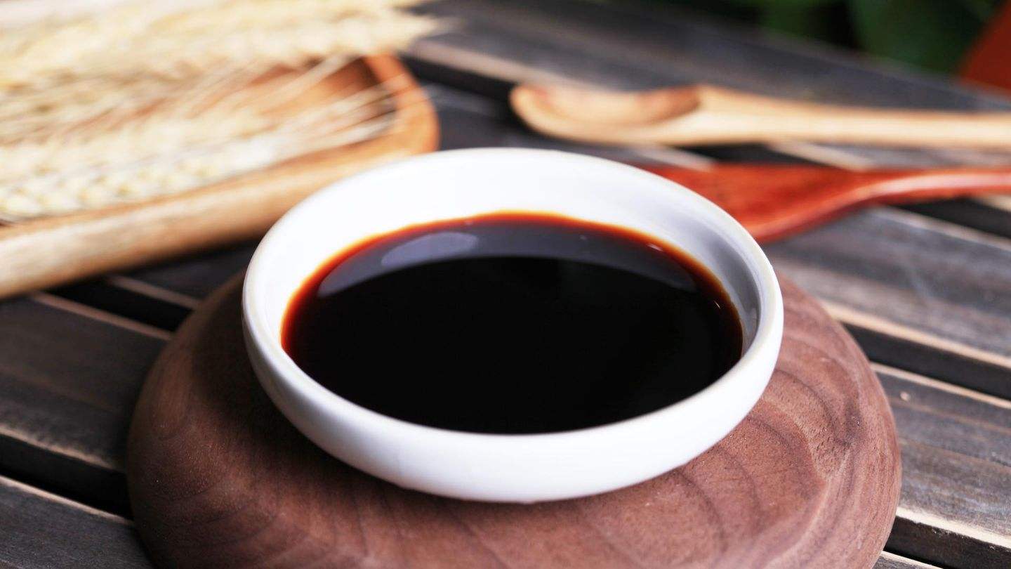 手又黑又丑什么办法能变白,怎么样才能让你的手变白白的