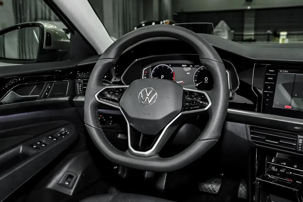 帕萨特2024款焕新升级哈曼卡顿,帕萨特价格表13万左右