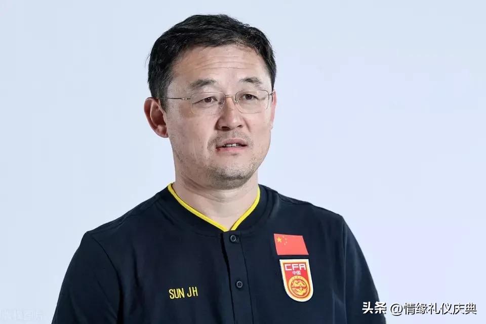 孙继海青训是中国足球的希望,孙继海闪耀在绿茵场上的中国太阳