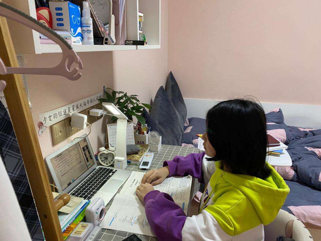 学生上网课还要交网课费吗,上网课开摄像头要钱